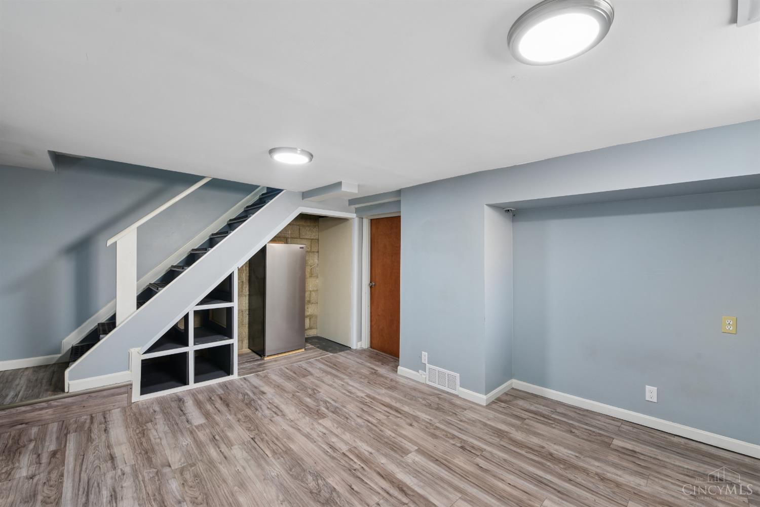 627 Roebling Road Cincinnati, OH 45238 - Photo 26 of 53
