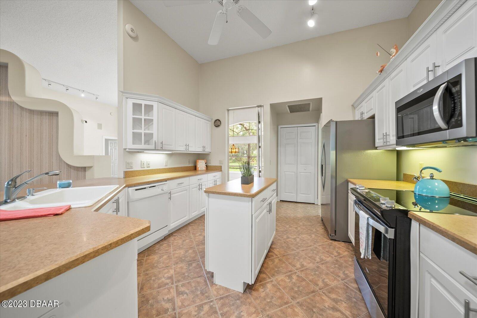 47 Coquina Ridge Way Ormond Beach, FL 32174 - Photo 14 of 51 Kitchen view 3