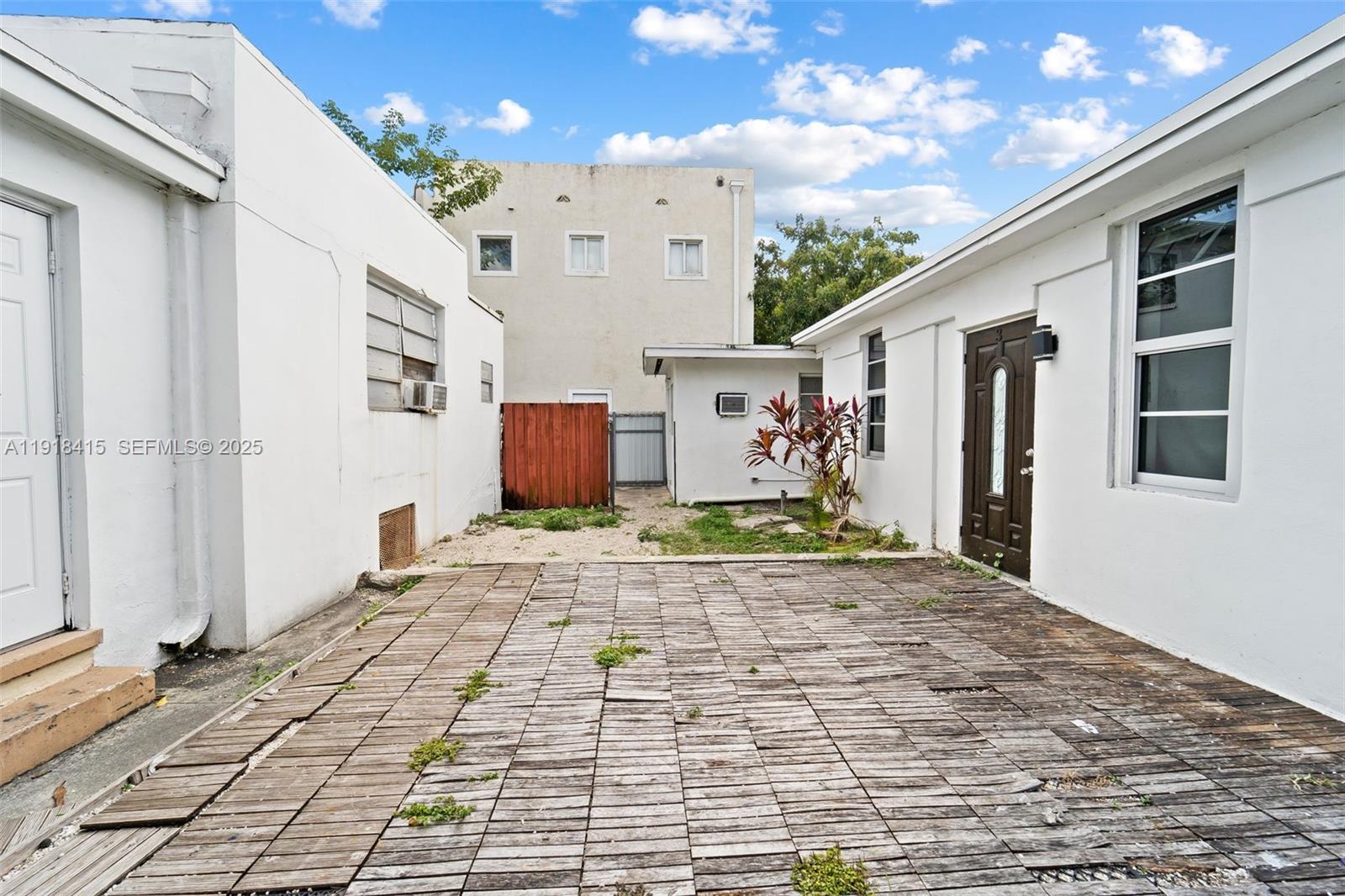 634 Southwest 10th Avenue Miami, FL 33130 - Photo 7 of 10 a view of a entryway of the house