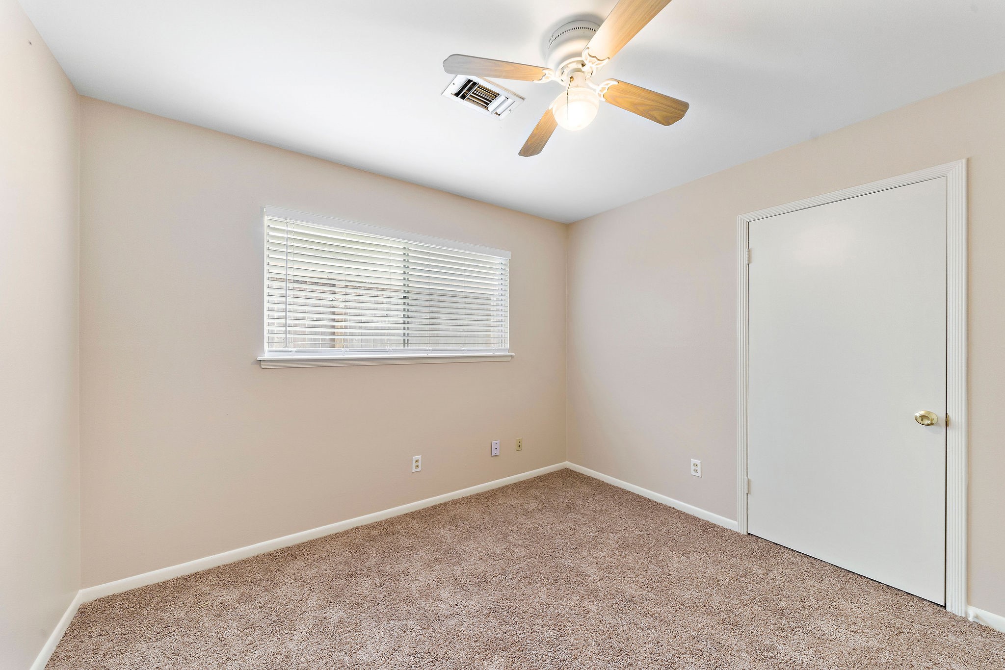 5522 Ariel Street Houston, TX 77096 - Photo 17 of 20