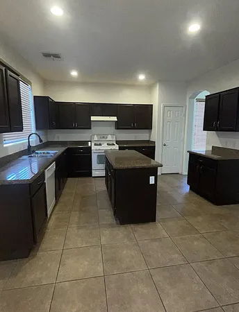 $2,350 | 12124 North 142nd Dr., Surprise, AZ 85379
