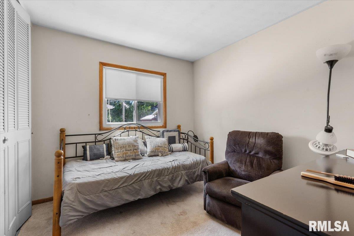 1757 Fairmont Drive Springfield, IL 62702 - Photo 15 of 24