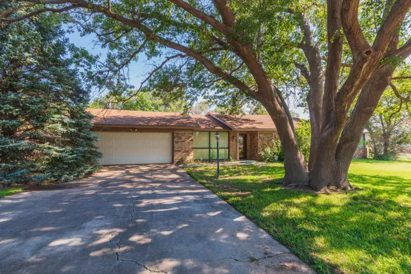 $319,900 | 410 Creekside Drive, Amarillo, TX 79124