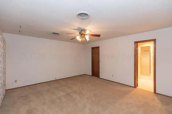 $299,900 | 410 Creekside Drive, Amarillo, TX 79124