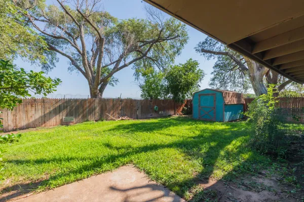 $299,900 | 410 Creekside Drive, Amarillo, TX 79124