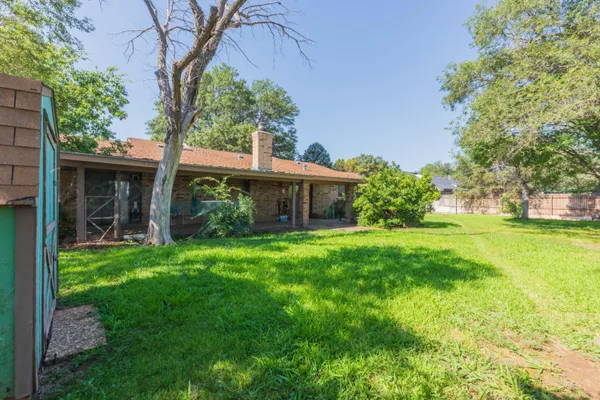 $299,900 | 410 Creekside Drive, Amarillo, TX 79124