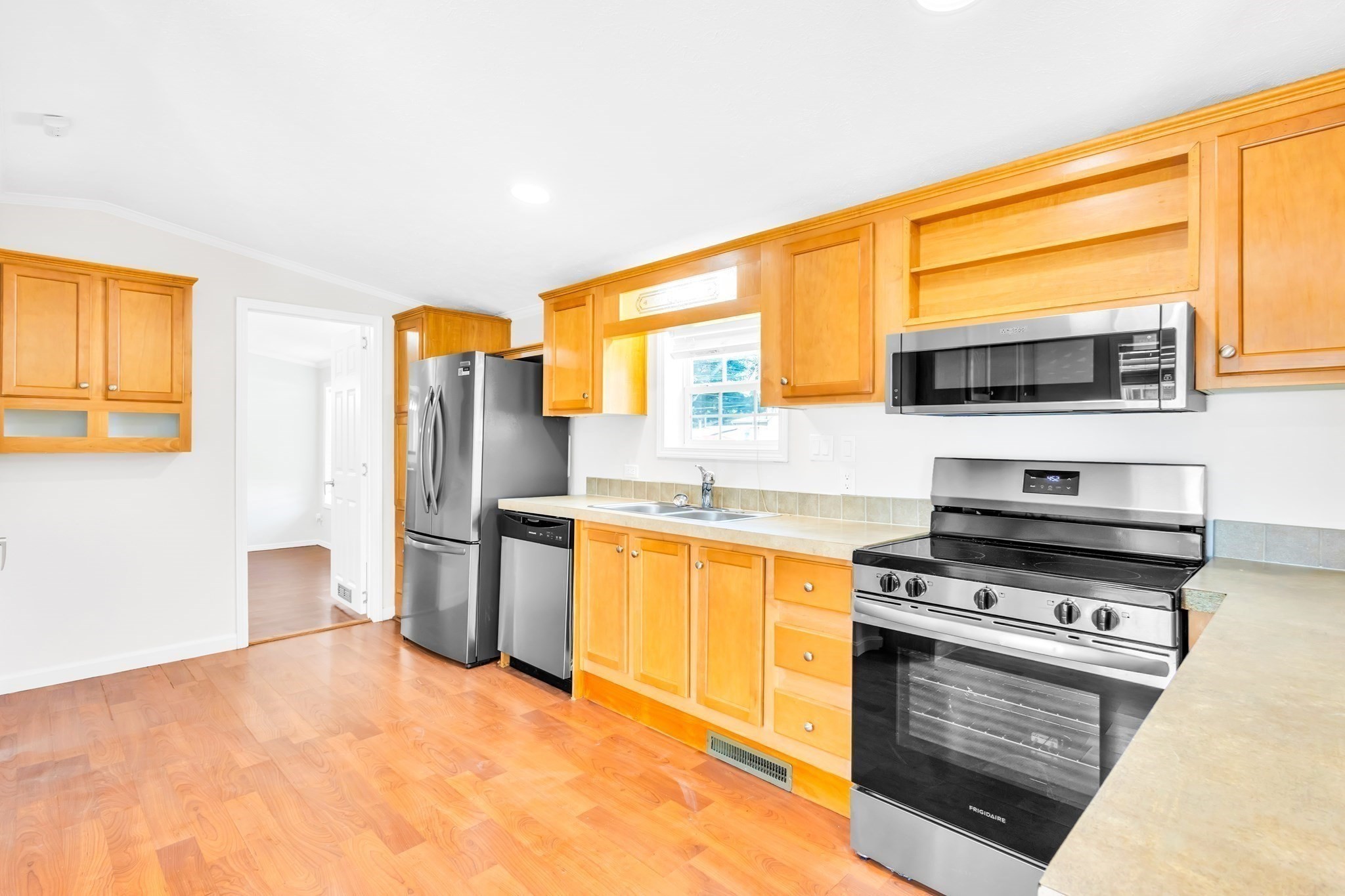 181 Boston Post Road East, Unit 52 Marlborough, MA 01752 - Photo 4 of 26 Gallery Image 4