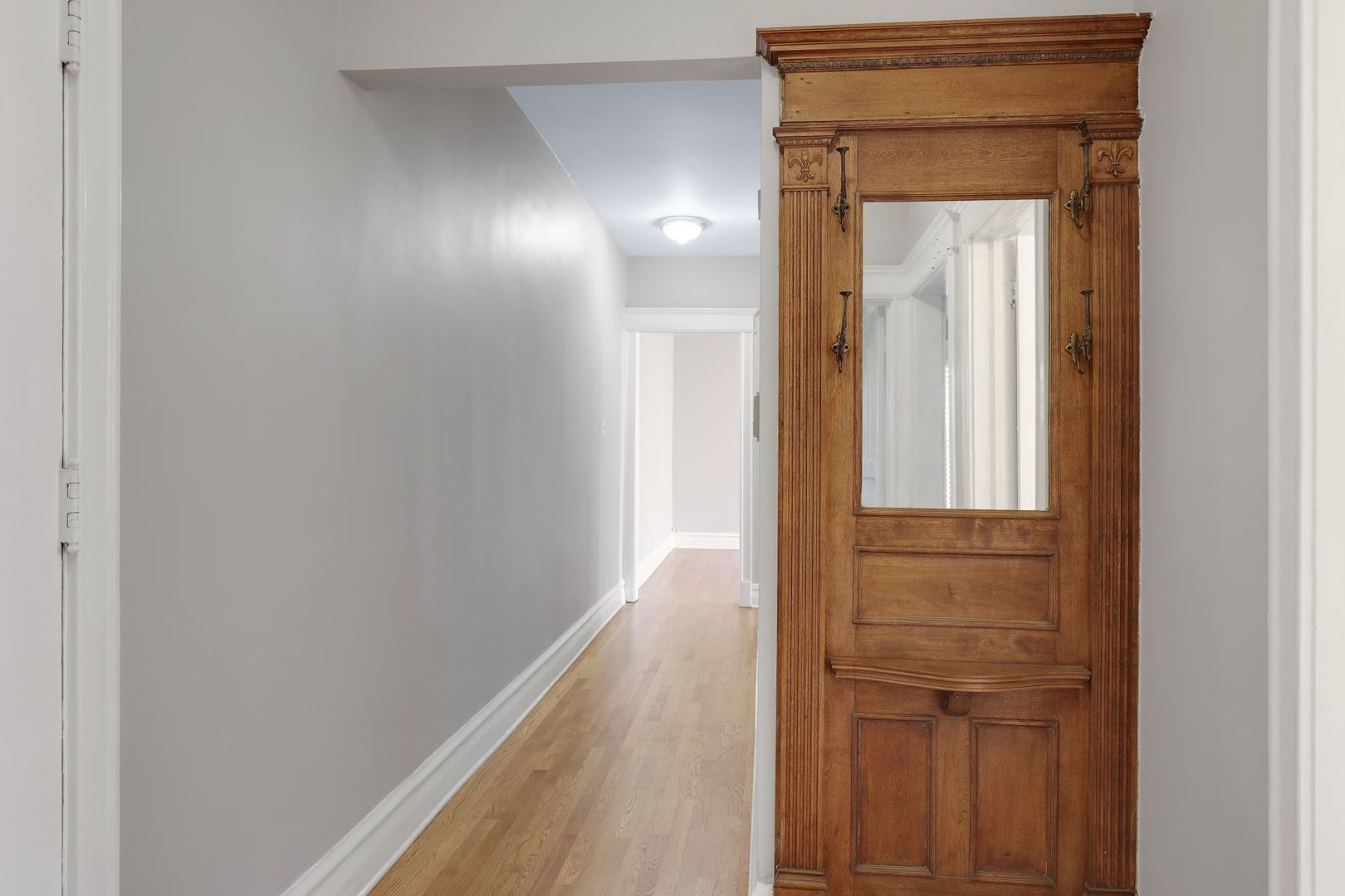 923 West Sheridan Road, Unit 2 Chicago, IL 60613 - Photo 8 of 17 Gallery Image 8