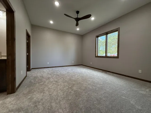 $419,900 | 1207 South Shore Drive, Worthington, MN 56187