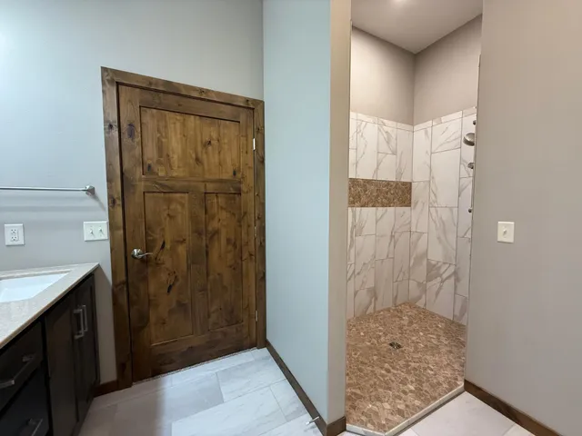 $419,900 | 1207 South Shore Drive, Worthington, MN 56187