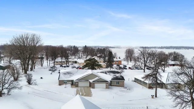 $419,900 | 1207 South Shore Drive, Worthington, MN 56187