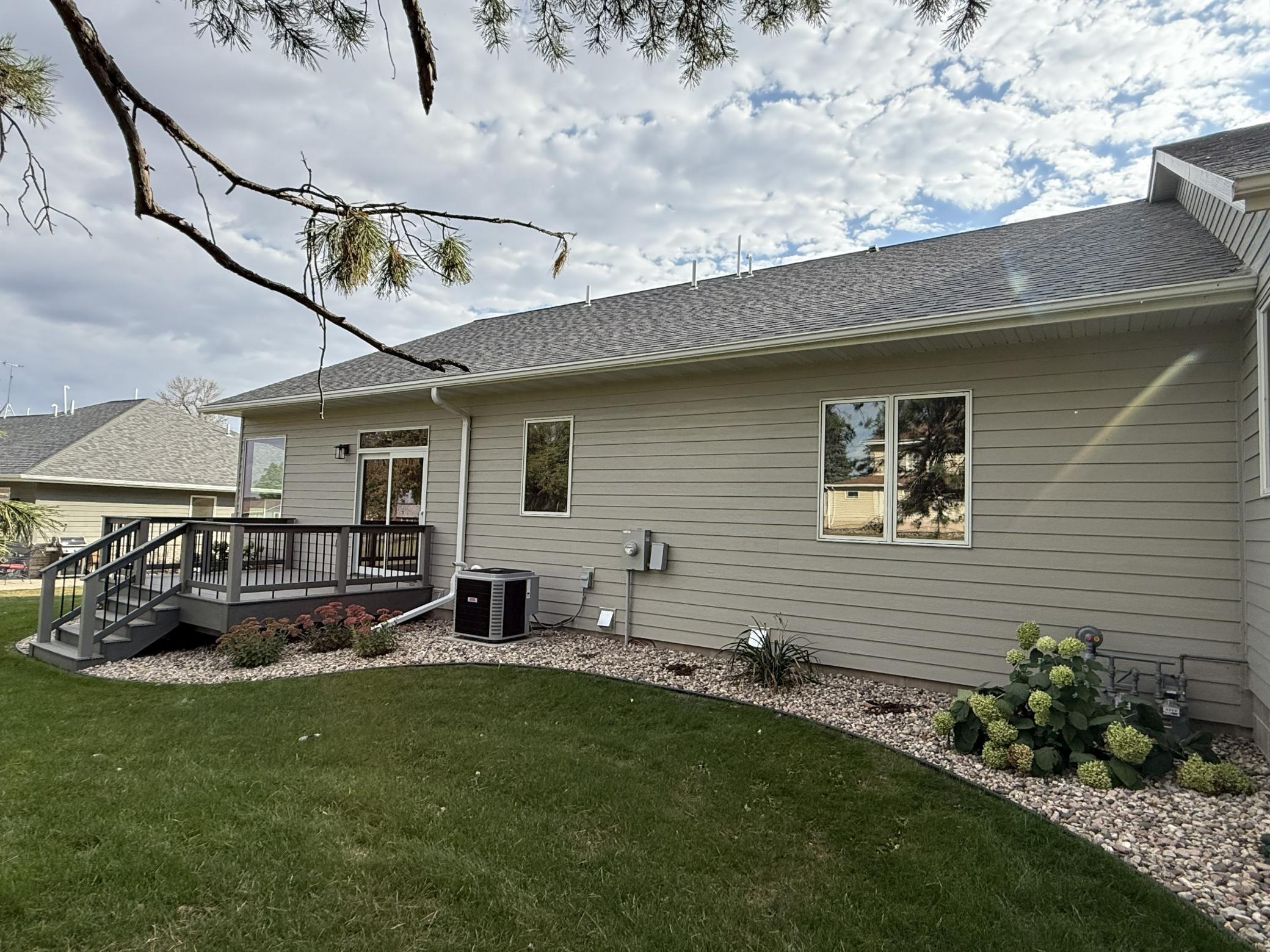 1207 South Shore Drive Worthington, MN 56187 - Photo 4 of 54