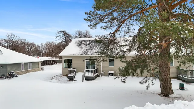 $419,900 | 1207 South Shore Drive, Worthington, MN 56187