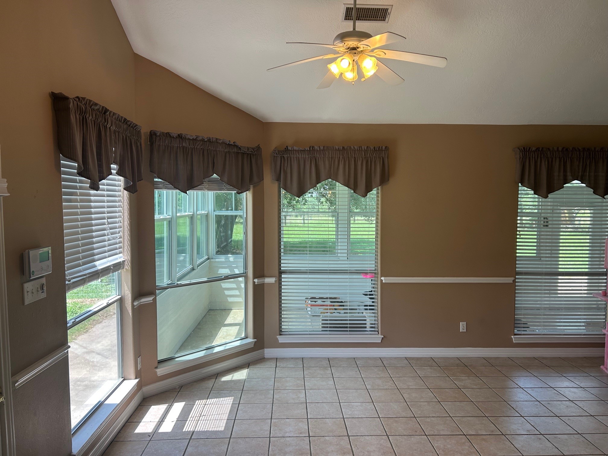 38094 Joe Loggins Road Hempstead, TX 77445 - Photo 4 of 32 a view of a interior of the house