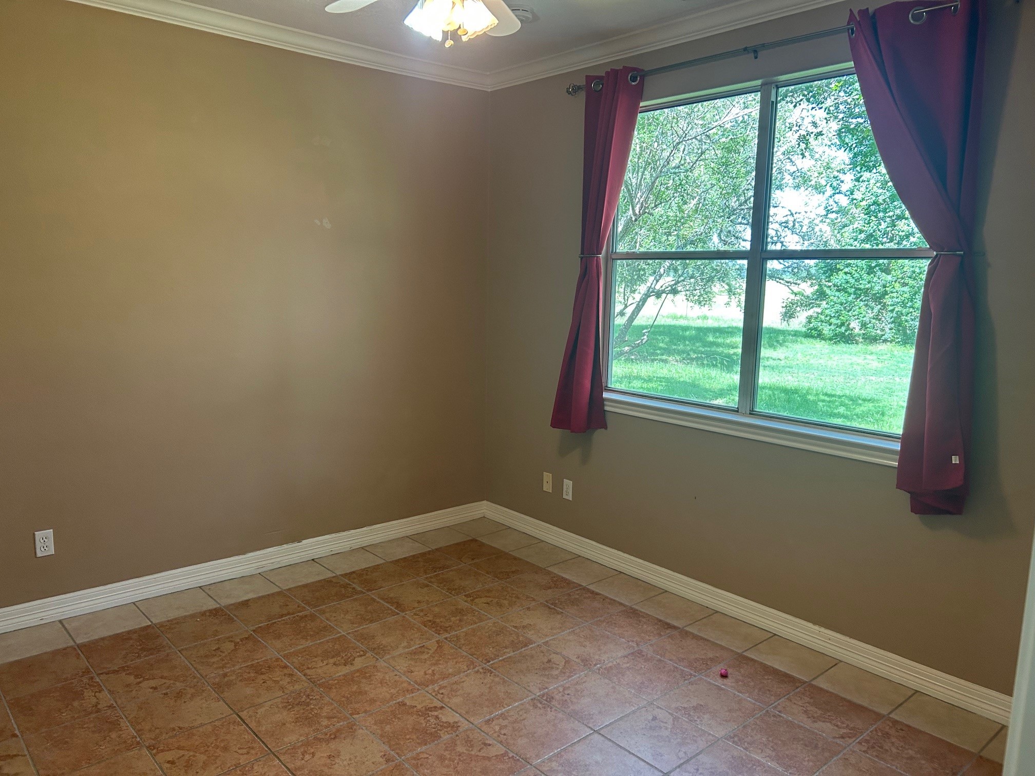 38094 Joe Loggins Road Hempstead, TX 77445 - Photo 10 of 32 a room with a window