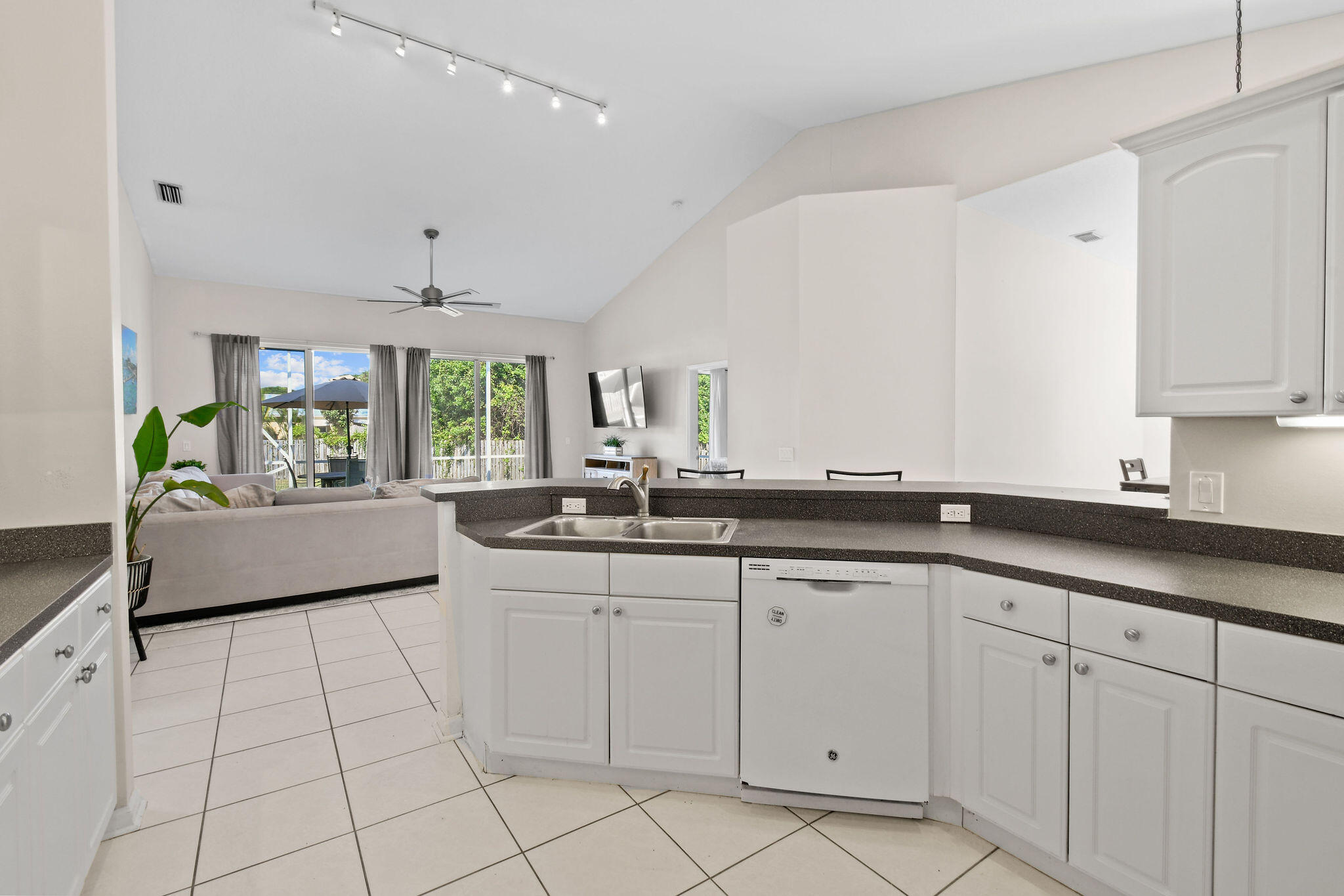 1090 Choctaw Street Jupiter, FL 33458 - Photo 11 of 30 1090ChoctawSt_kitchen 4