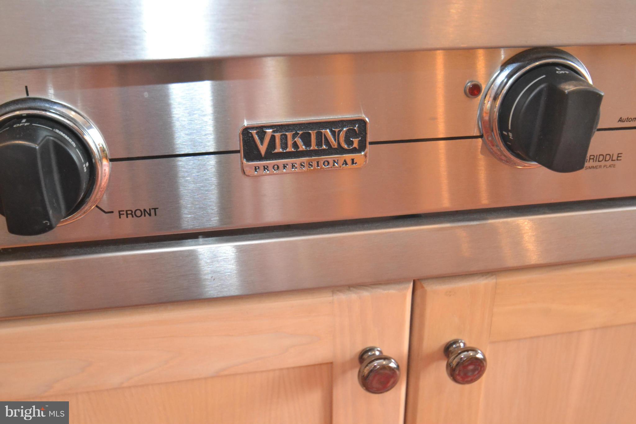 8538 Autumn Rust Road Ellicott City, MD 21043 - Photo 6 of 30 Beautiful Viking Gas cooktop