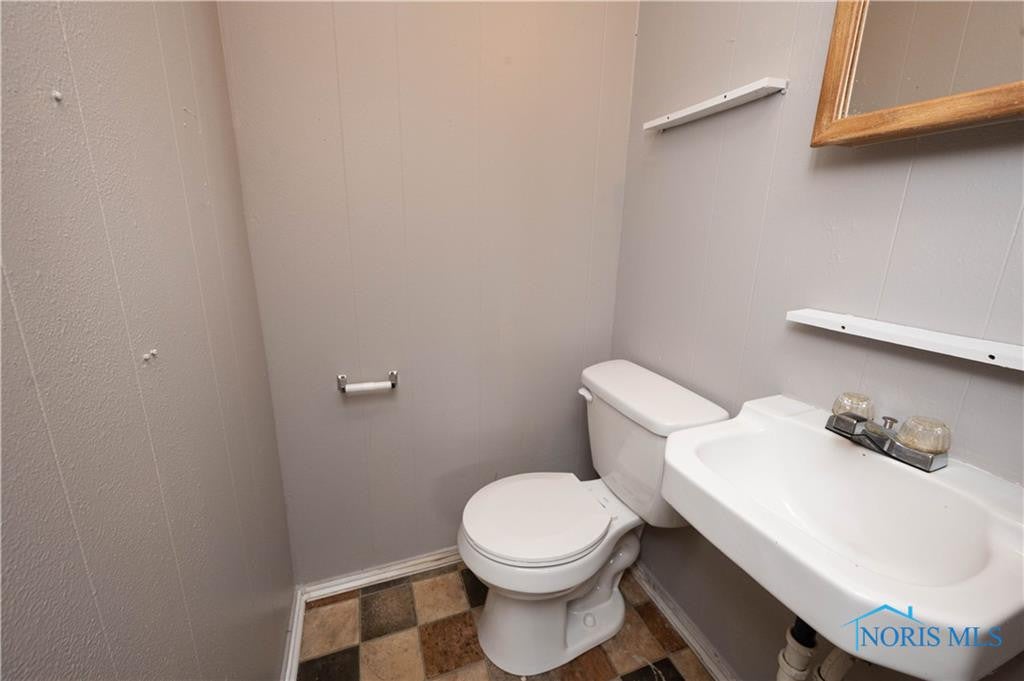 4027 Amsterdam Road Toledo, OH 43607 - Photo 12 of 20 Gallery Image 12