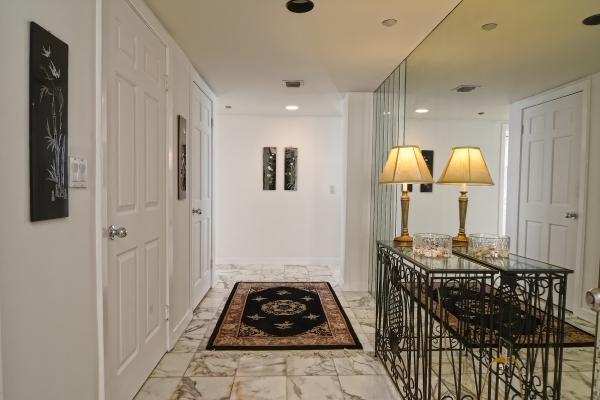 400 South Beach Road, Unit 1101 Jupiter, FL 33469 - Photo 8 of 24 Foyer
