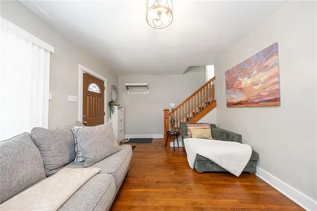 $158,000 | 634 1/2 5th Avenue, Coraopolis, PA 15108