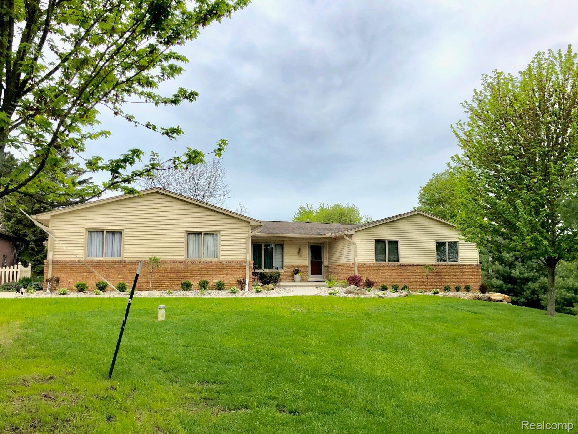 4744 Bishop Road Dryden, MI 48428 - Photo 2 of 89 IMG_4629.jpg