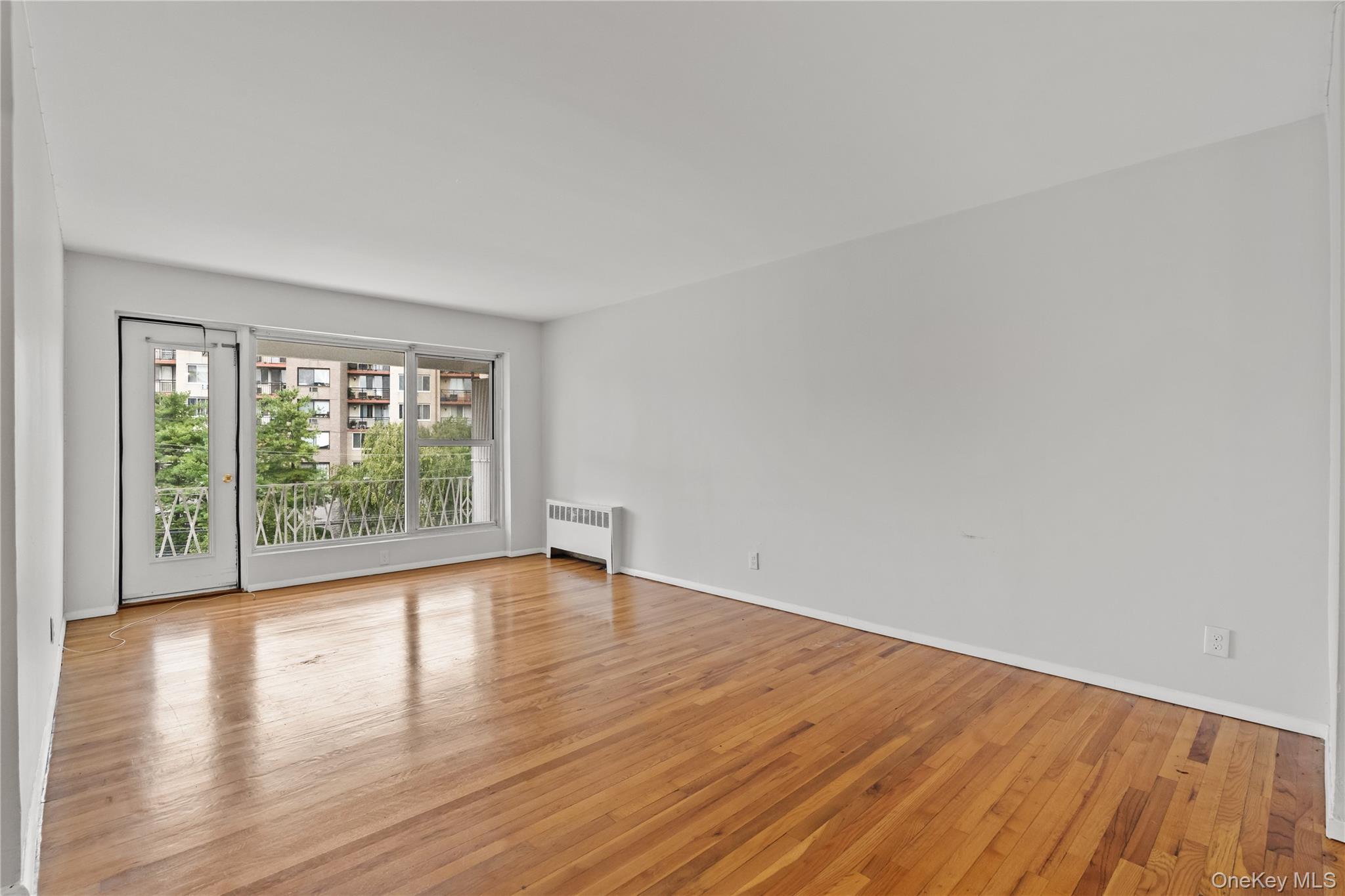 720 Pelham Road, Unit 4J New Rochelle, NY 10805 - Photo 6 of 28 Gallery Image 6