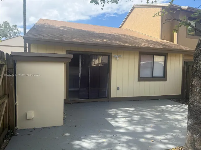 a view of an entrance of the house