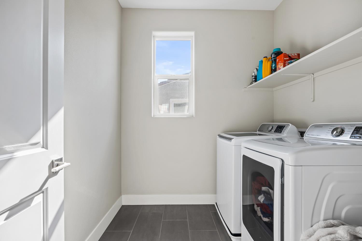 4342 Oak Knoll Road Madera, CA 93636 - Photo 22 of 27 Upstairs laundry room