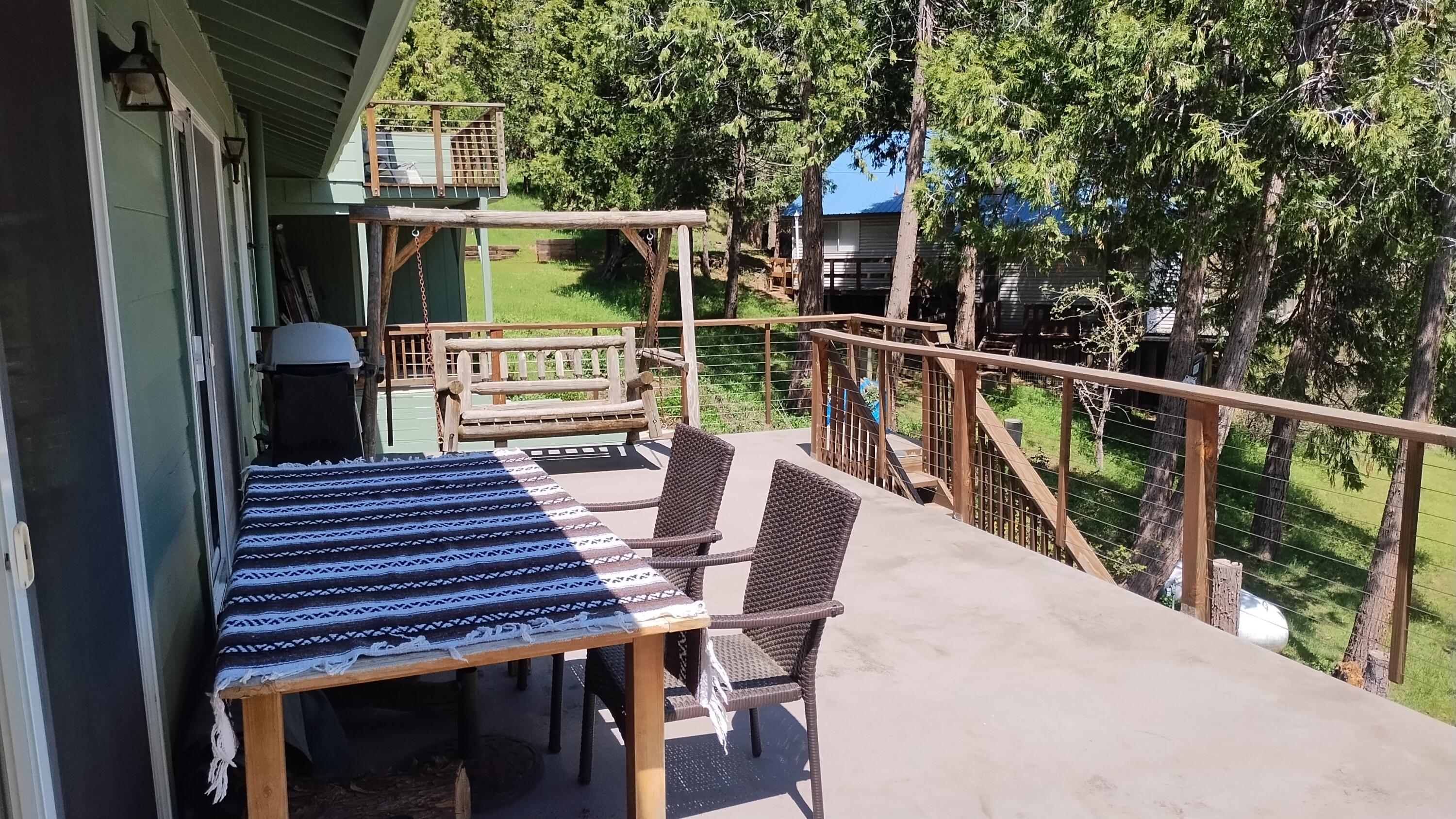 339 View Drive Springville, CA 93265 - Photo 16 of 109 17-Back deck looking towards master balc