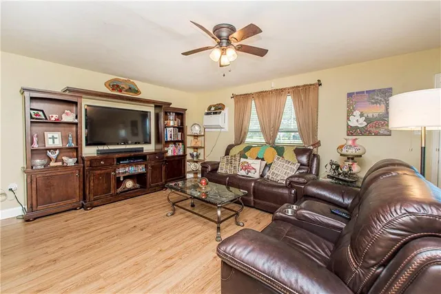 $299,000 | 26820 Highway 42, Springfield, LA 70462