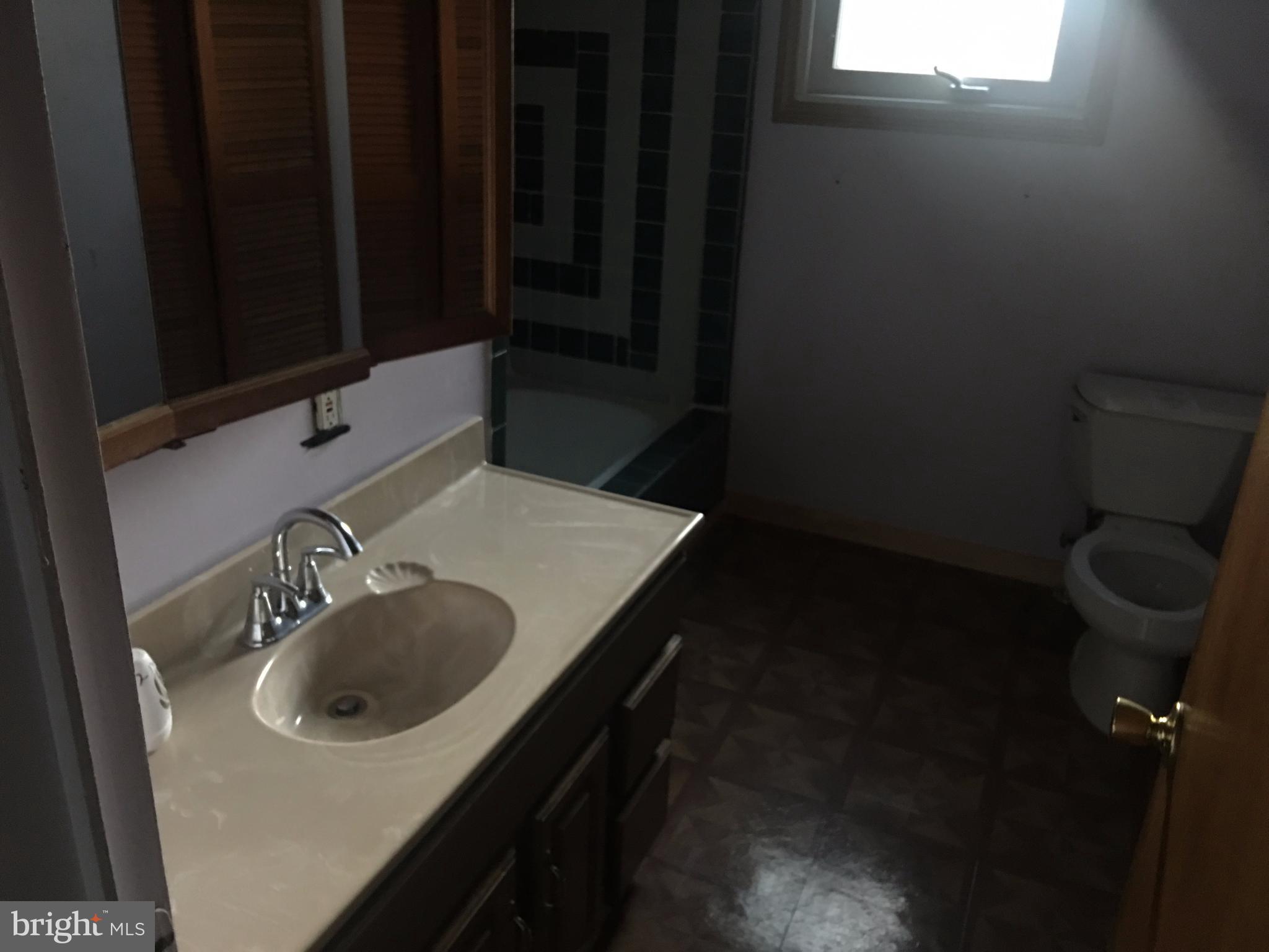 8128 Edgewater Road Clearwater Beach, MD 21226 - Photo 5 of 10 Bath
