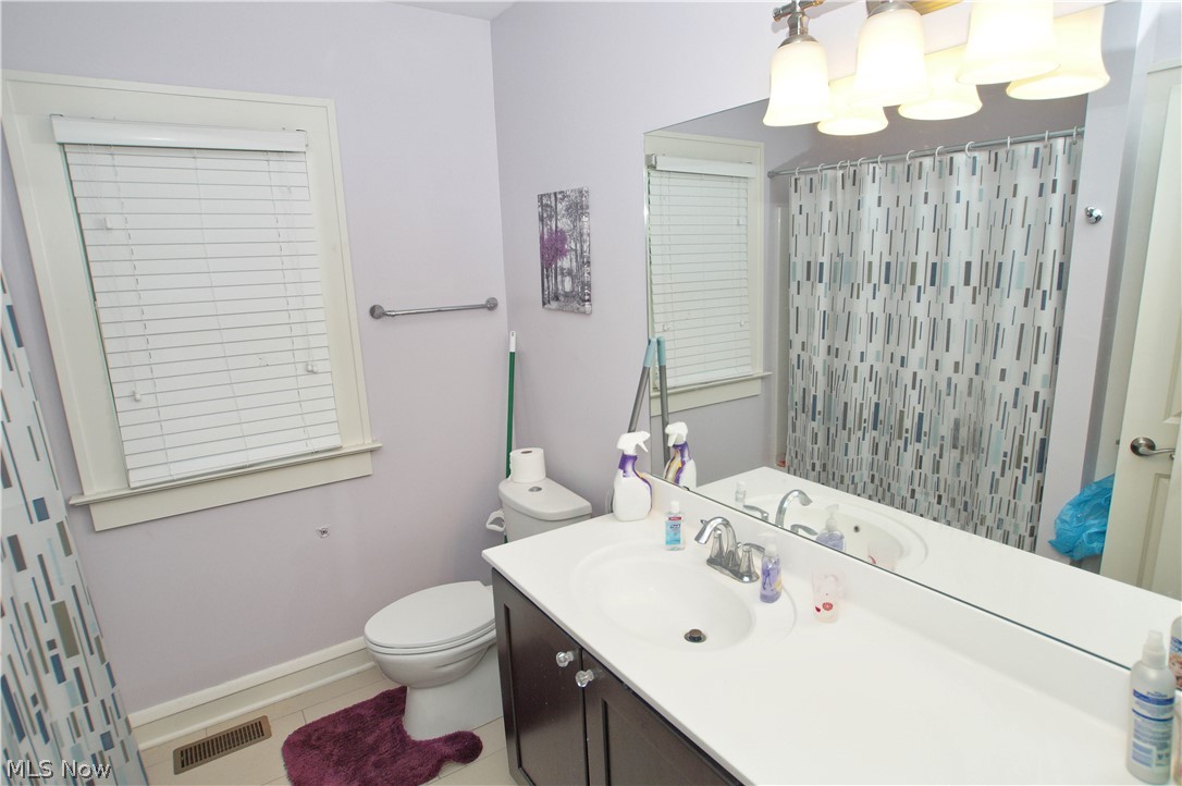 17423 Winslow Road Cleveland, OH 44120 - Photo 12 of 33 Gallery Image 12