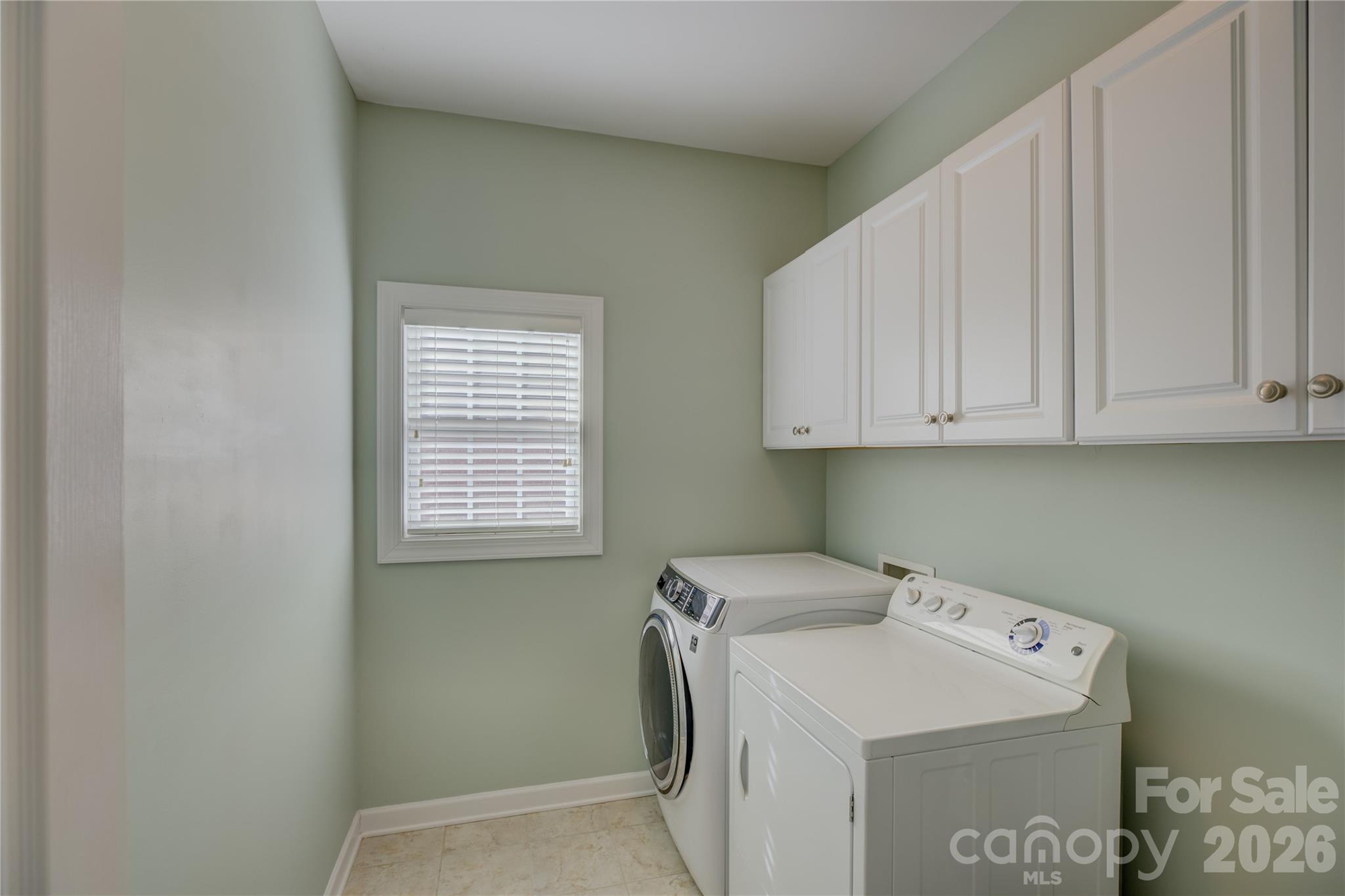 16624 Turtle Point Road Charlotte, NC 28278 - Photo 35 of 46 a utility room with dryer and washer