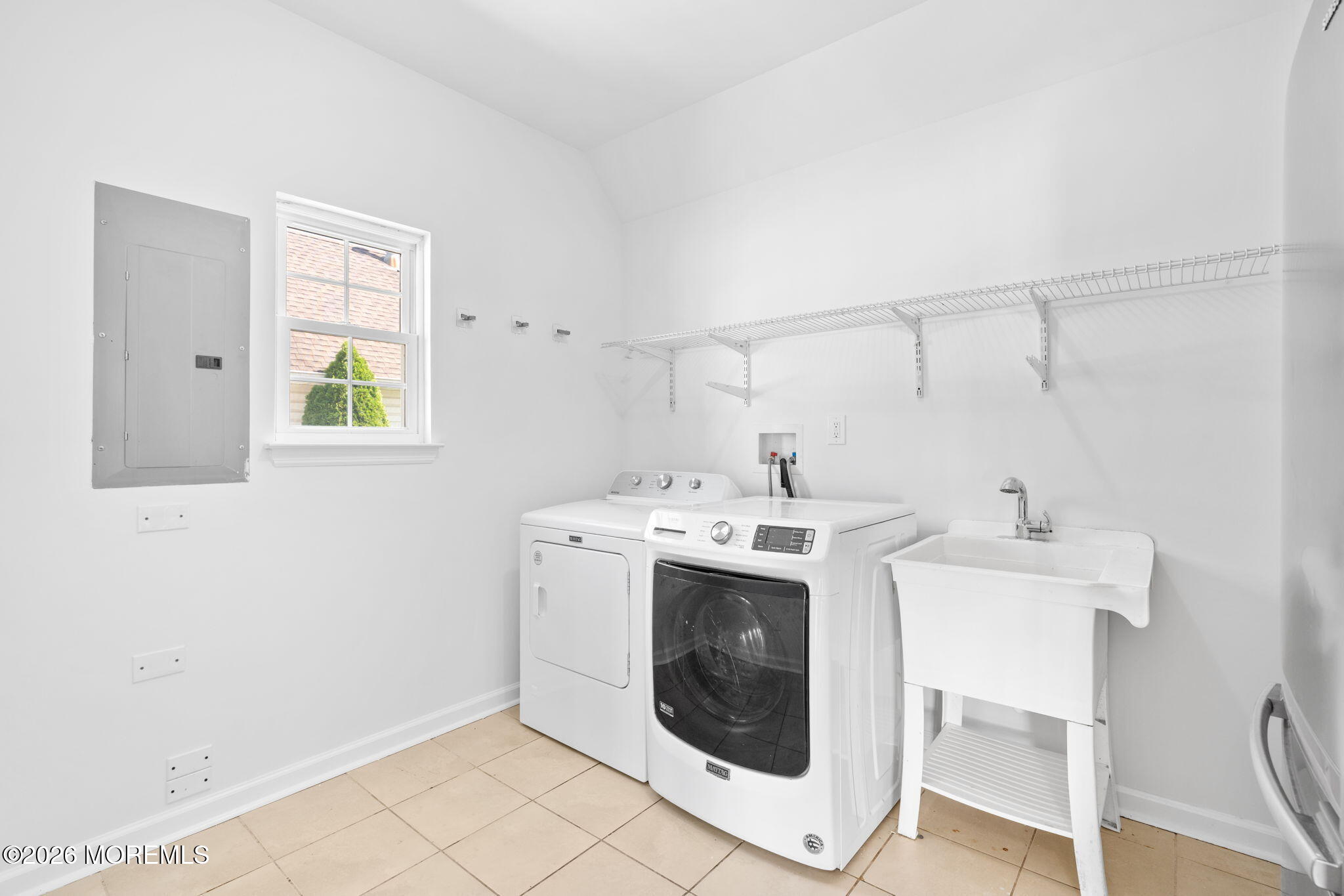 108 Nutmeg Road Aberdeen, NJ 07747 - Photo 8 of 33 8-web-or-mls-DSC08555