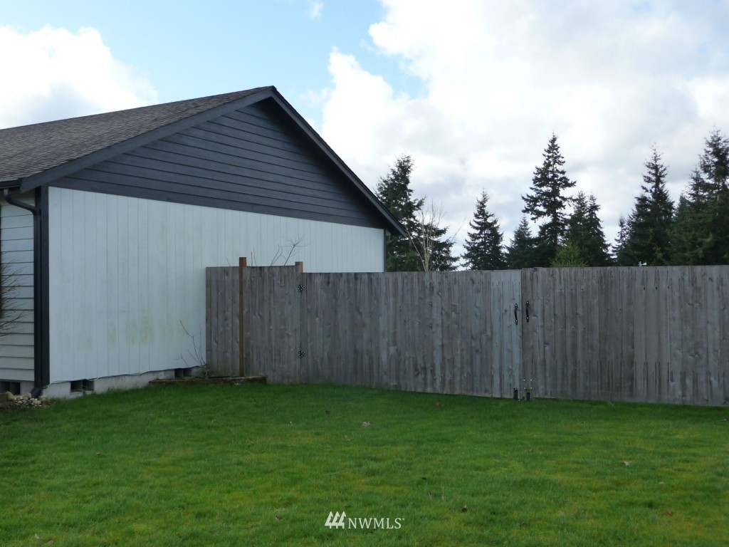 9206 Applegate Loop Southwest Rochester, WA 98579 - Photo 3 of 8
