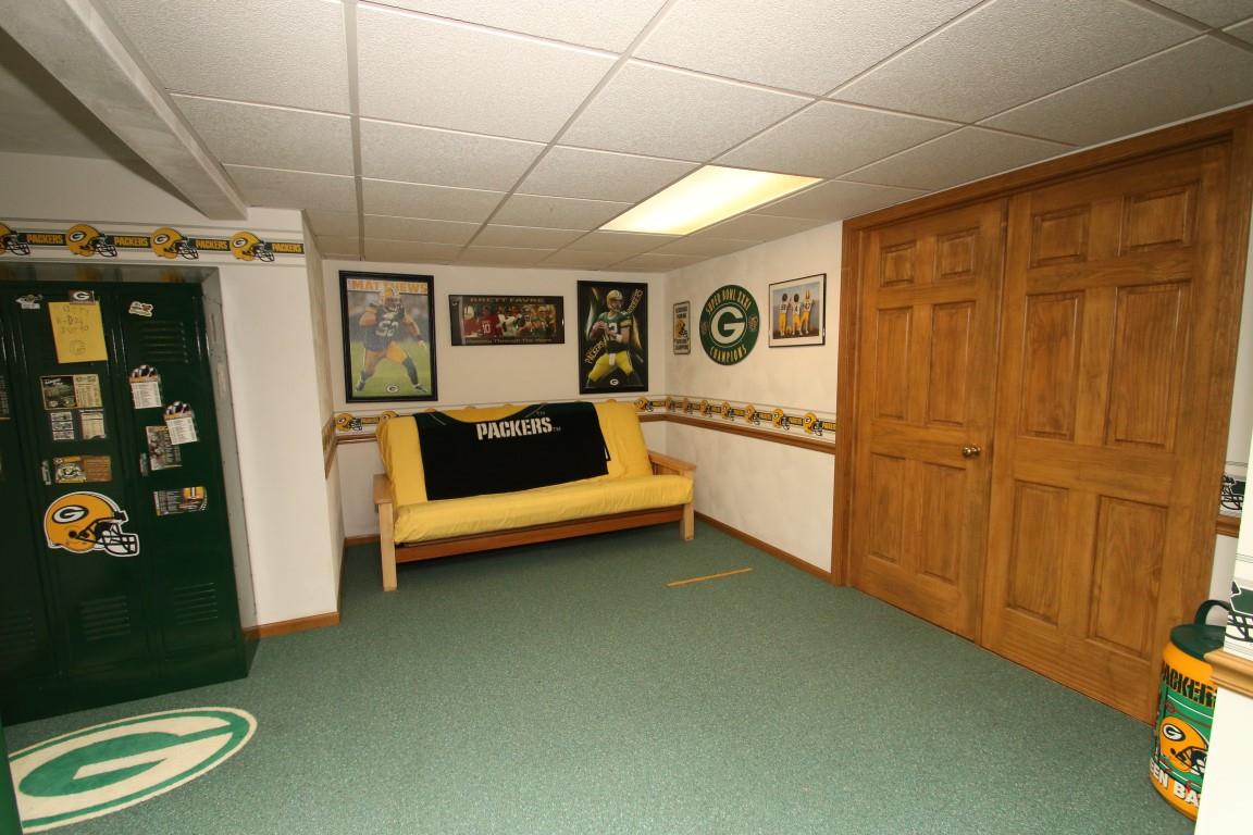 11627 Prestwick Road Belvidere, IL 61008 - Photo 21 of 25 a view of a livingroom with furniture and window