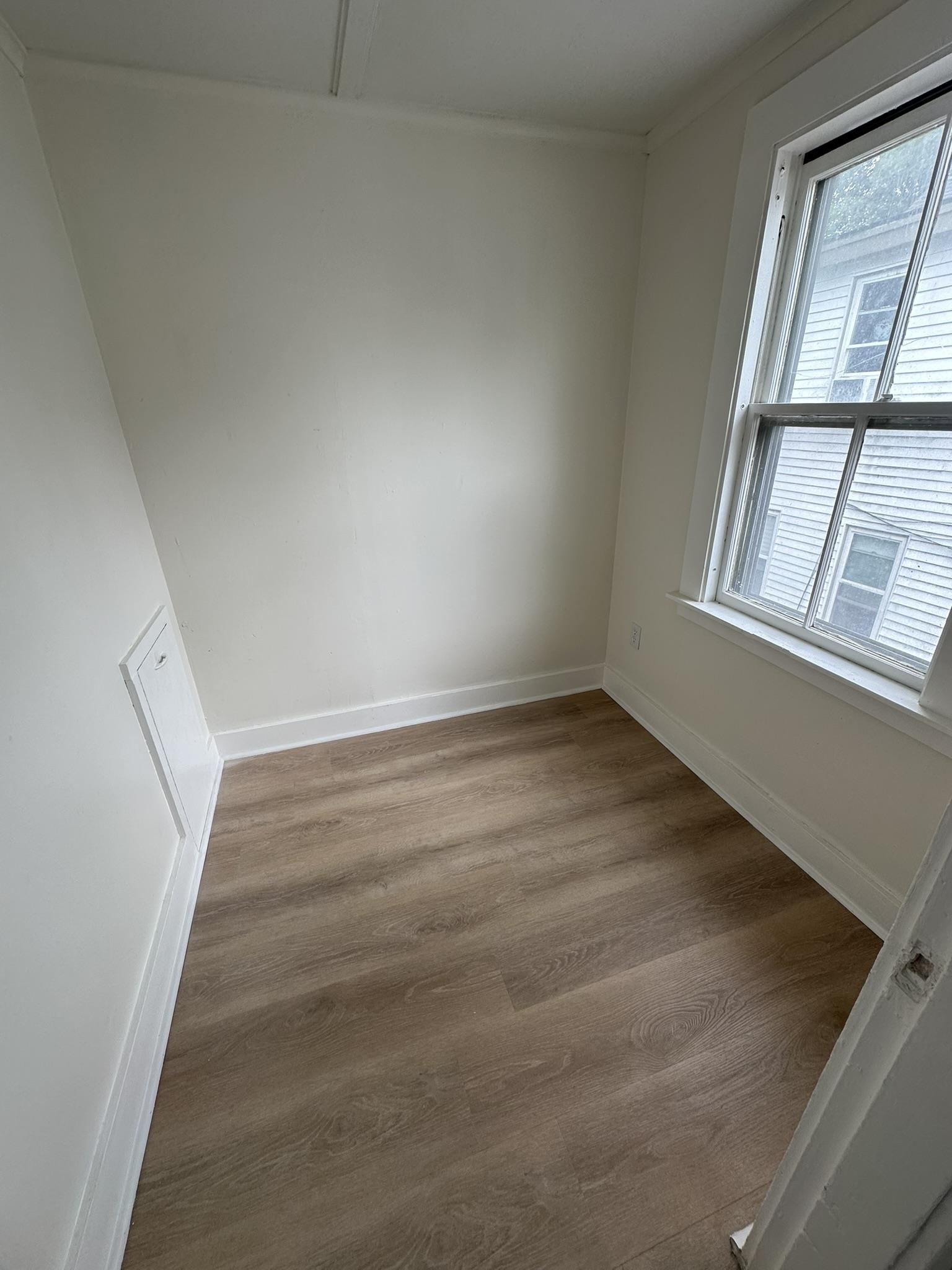 28 Chestnut Street, Unit UPSTAIRS Rochester, NH 03867 - Photo 13 of 18