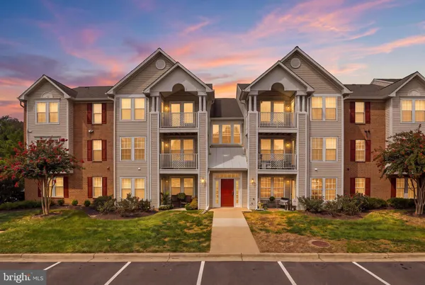 $279,900 | 697 Winding Stream Way, Unit 104, Odenton, MD 21113