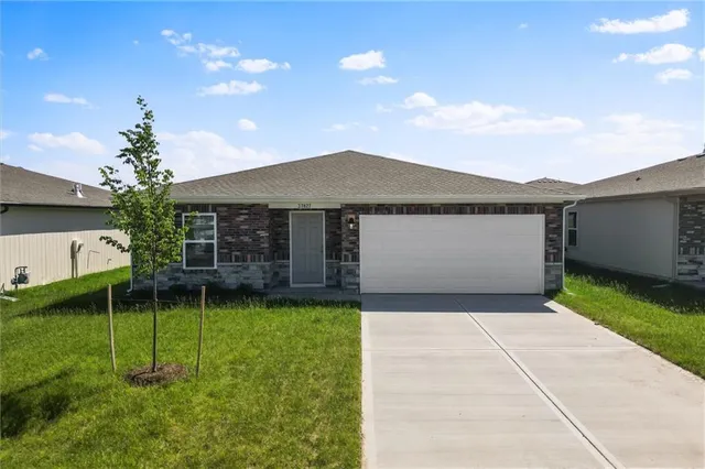 $319,990 | 37841 West 208th Terrace, Edgerton, KS 66021