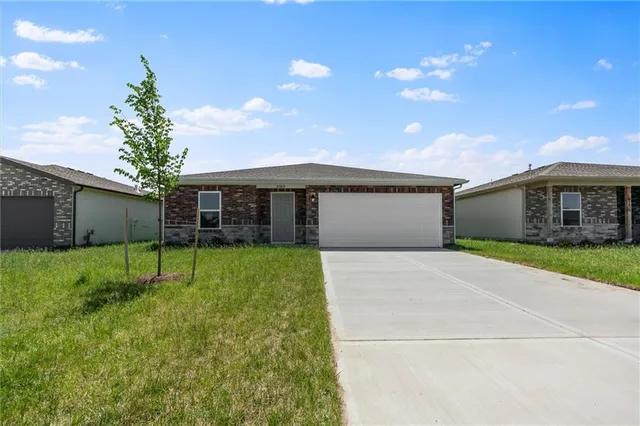 $319,990 | 37841 West 208th Terrace, Edgerton, KS 66021