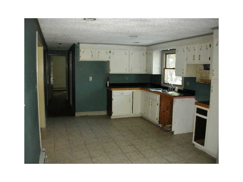 367 Carpenter Road Scituate, RI 02831 - Photo 6 of 15 Kitchen.