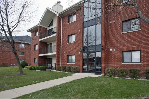 18124 Rita Road, Unit 1C Tinley Park, IL 60477 - Photo 1 of 16 Gallery Image 1
