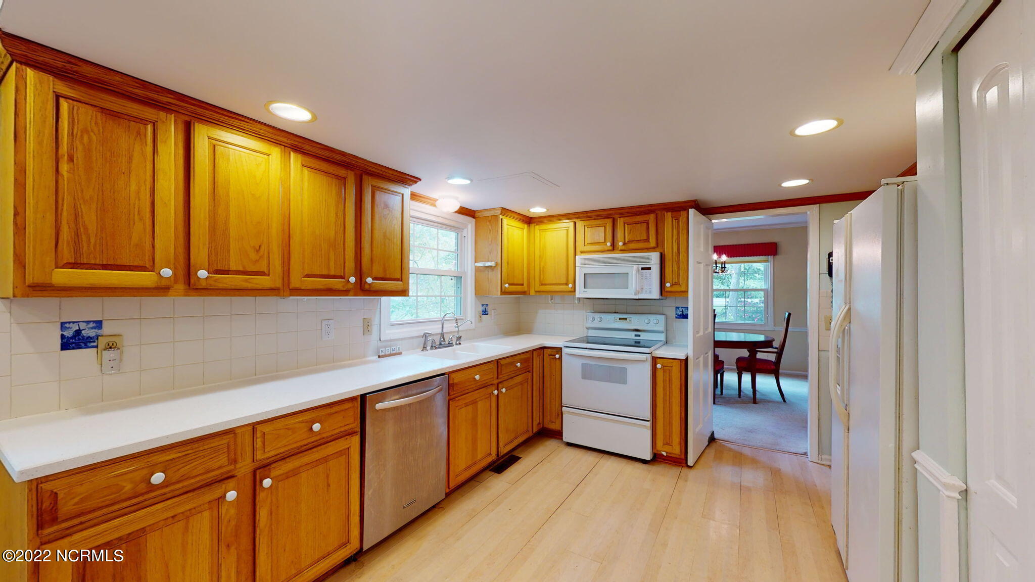 3300 Country Club Road Morehead City, NC 28557 - Photo 13 of 30 Kitchen
