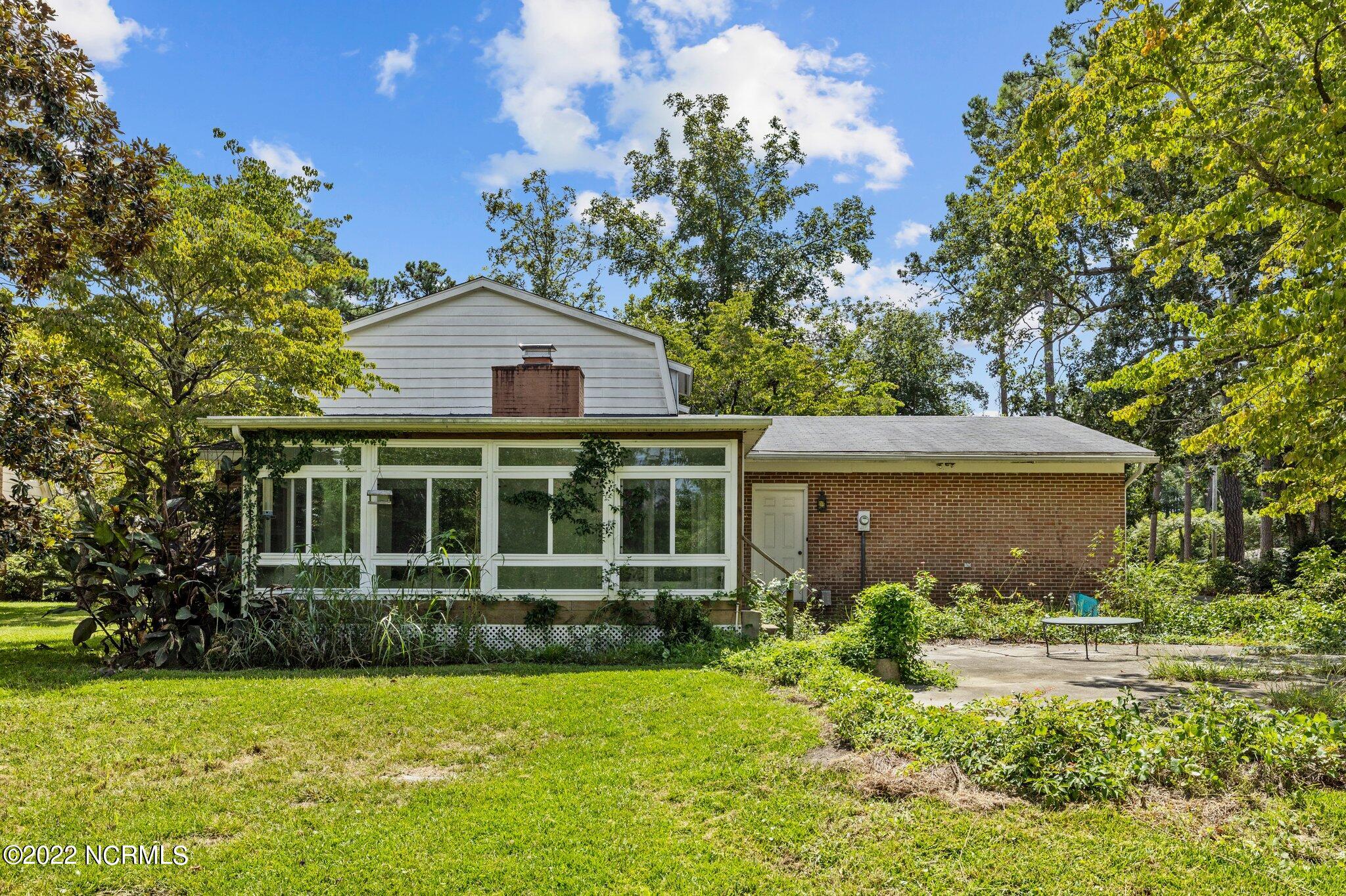 3300 Country Club Road Morehead City, NC 28557 - Photo 3 of 30 5-web-or-mls-_S3A8333