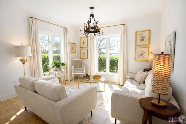 $825,000 | 371 Myrtle Grove Drive, Houma, LA 70360