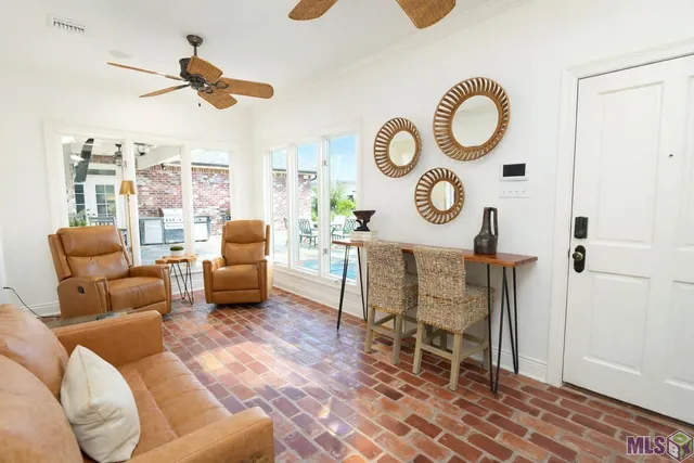 $825,000 | 371 Myrtle Grove Drive, Houma, LA 70360