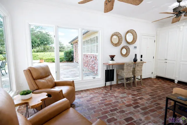 $825,000 | 371 Myrtle Grove Drive, Houma, LA 70360