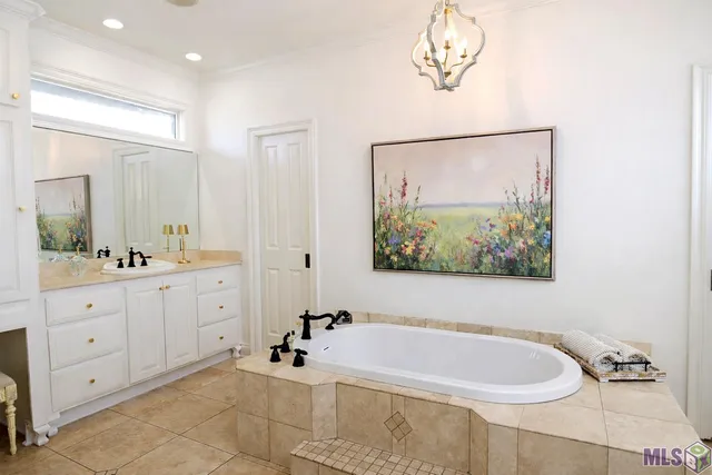 $825,000 | 371 Myrtle Grove Drive, Houma, LA 70360