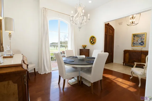 $825,000 | 371 Myrtle Grove Drive, Houma, LA 70360