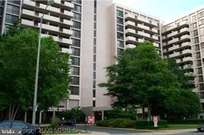 4141 North Henderson Road, Unit 601 Arlington, VA 22203 - Photo 15 of 24 Exterior view
